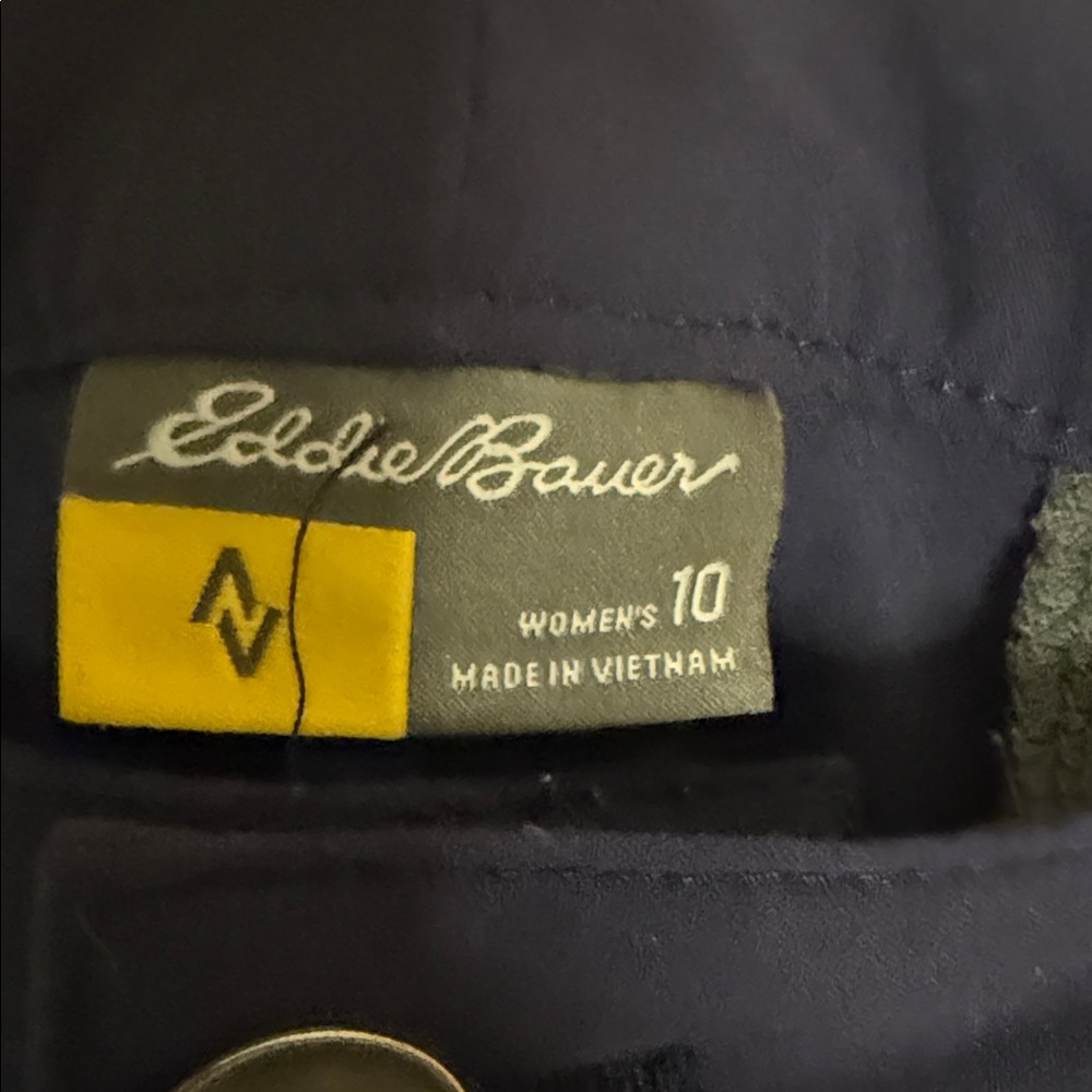 Eddie Bauer Navy Women's Casual Shorts - Picture 2 of 7